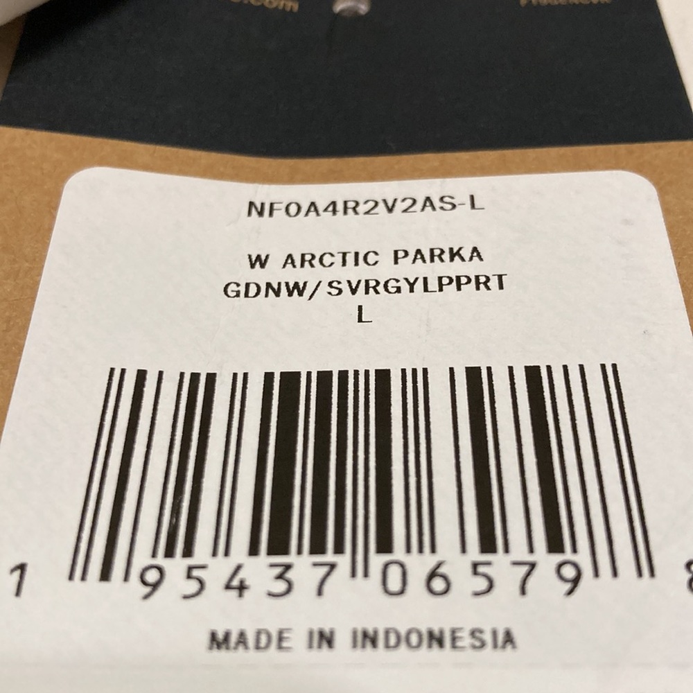 NWT North Face Arctic Parka - Gardenia White/Silver grey leopard print - Picture 14 of 16